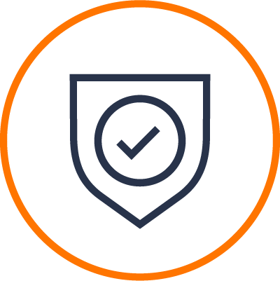 Un escudo con una marca de verificación en su interior, encerrado en un círculo con un contorno naranja.