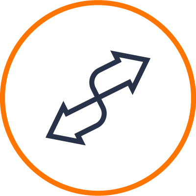 Un par de flechas de color azul oscuro que forman una 'S' dentro de un borde circular naranja sobre un fondo blanco.