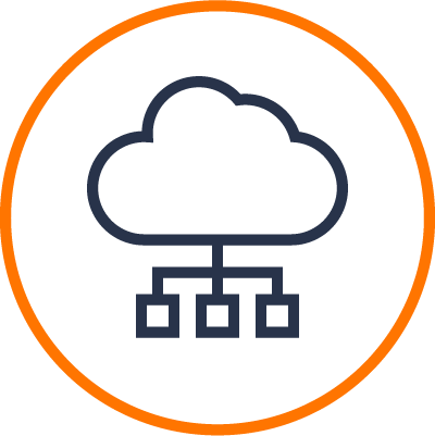 Ícono de una nube conectada a tres cuadrados más pequeños dentro de un círculo naranja, que representa la computación en la nube o las redes en la nube.