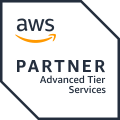Una insignia que muestra "Servicios de nivel avanzado de socios de AWS" con el logotipo de AWS en la parte superior.