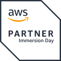Logotipo del Día de inmersión del socio de AWS que presenta el texto "Día de inmersión del socio de AWS" en una insignia hexagonal.